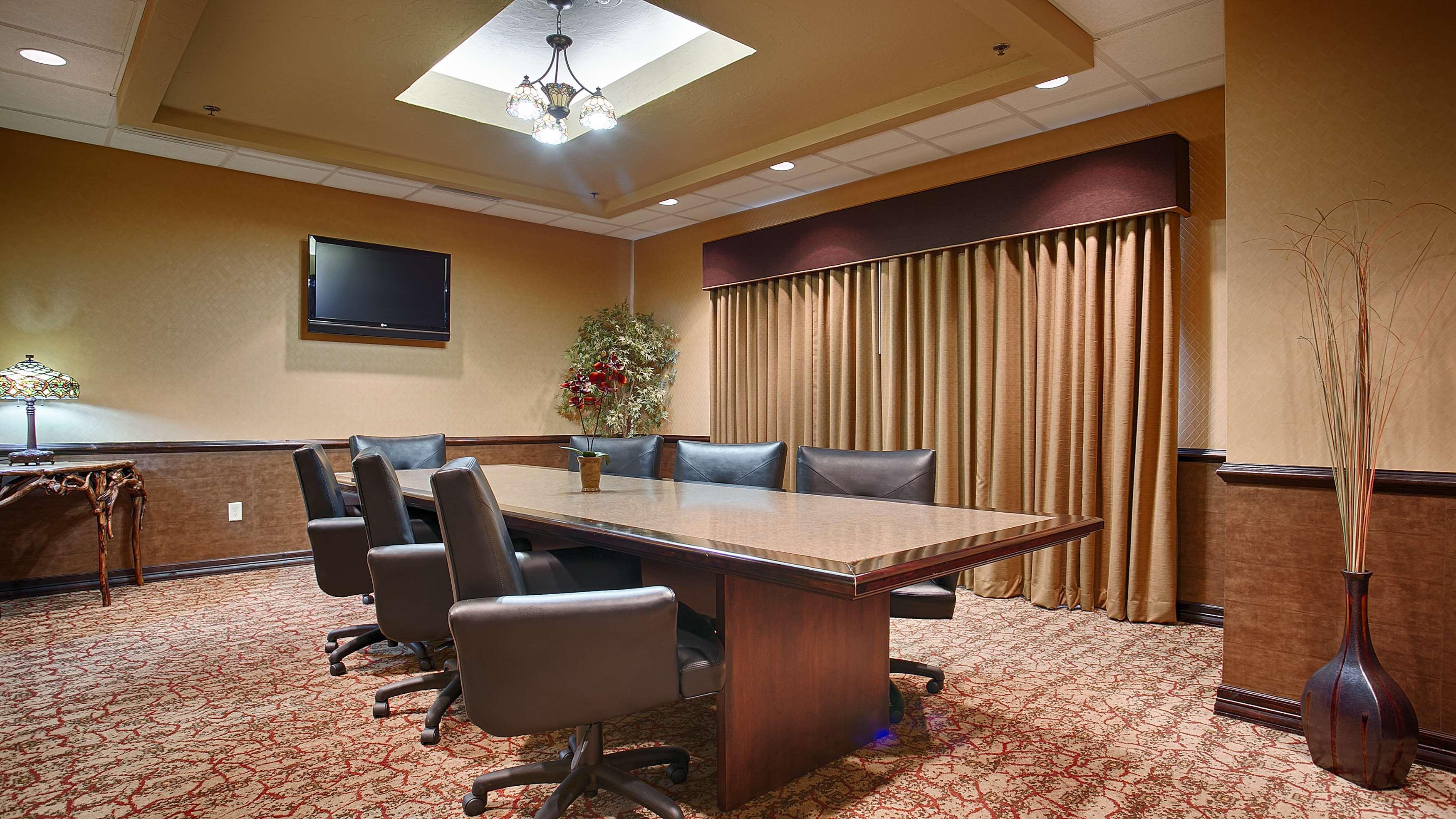 Best Western Plus Cimarron Hotel & Suites Stillwater Ngoại thất bức ảnh